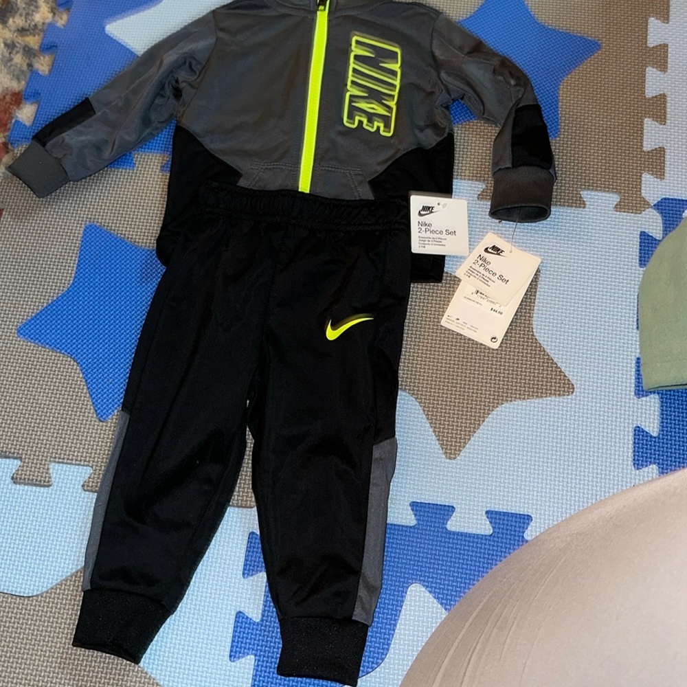 nike track suit